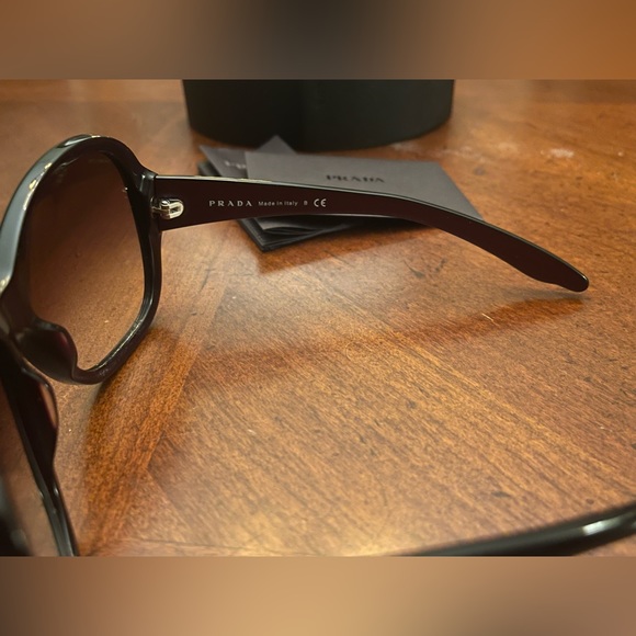 PRADA black oversized Sunglasses Vintage Circa 2000’s, case, cloth and authentic - Picture 6 of 10
